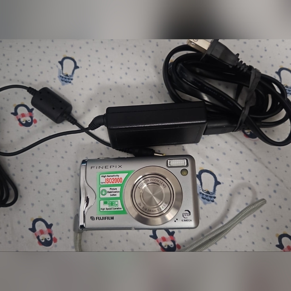 Fujifilm Finepix F20 6.3MP Digital Camera (working)